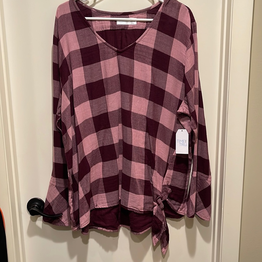 BRAND NEW Time and Tru semi fitted plus size top with tie detail & bell sleeves